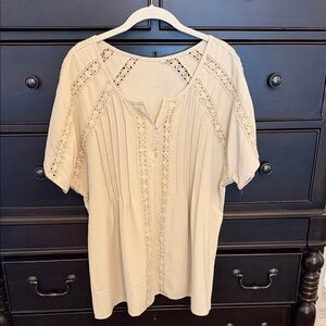 Light Cream Crochet-Trim Short Sleeve Blouse